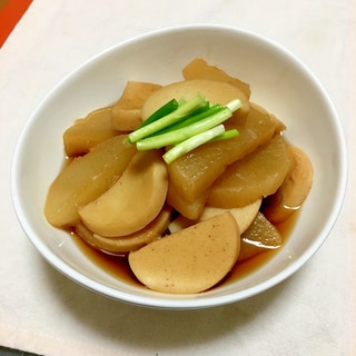 めんつゆで簡単！とろとろ大根と白蒲鉾の煮物♡